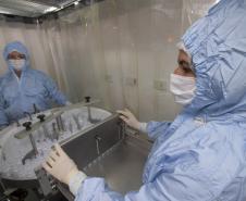 Tecpar moderniza laboratório de vacina antirrábica para ampliar capacidade de produção