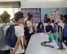 Rota da Inovação leva mais de 400 alunos da rede estadual para conhecer ambientes inovadores