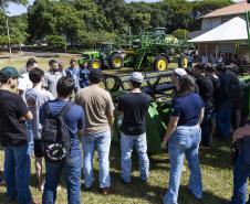 Máquinas agrícolas permitem aos alunos da UEM imersão em inovação tecnológica