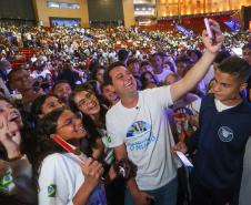 Ganhando o Mundo: 1,3 mil alunos passam pela preparação final antes do intercâmbio