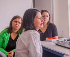 Inédito: aluna com deficiência visual faz prova de proficiência em língua estrangeira na UEPG
