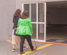 Inédito: aluna com deficiência visual faz prova de proficiência em língua estrangeira na UEPG