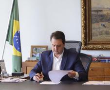 Governador sanciona ampliação e reajuste do auxílio-alimentação para servidores