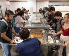 Governo envia projeto de lei para subsidiar alimentação de universitários do Estado