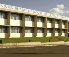Unioeste comemora 30 anos com cerca de 50 mil alunos formados no Paraná