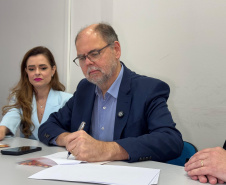 Estado anuncia investimento de R$ 7,6 milhões para aquisições tecnológicas da UEM