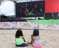 Cinema na Praia garante diversão e educação ambiental a crianças no Verão Maior Paraná