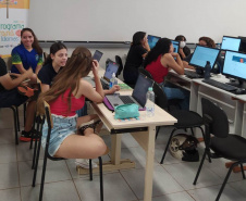 Paraná Fala Idiomas oferta mais de 4 mil vagas no primeiro semestre de 2025
