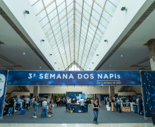 Clubes de ciências: alunos de colégios estaduais apresentam projetos a adultos na Fiep