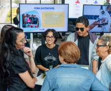 Clubes de ciências: alunos de colégios estaduais apresentam projetos a adultos na Fiep