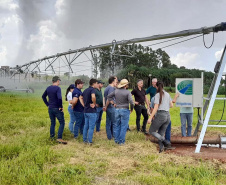 Com apoio do Estado, UEM usa pivô central para capacitar alunos e técnicos em irrigação