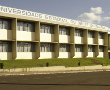 Unioeste publica três editais para contratar novos agentes universitários
