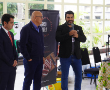 Adapar anuncia portaria inédita para regulamentar criação do Porco Moura no Paraná