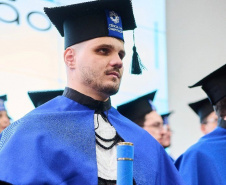 Acadêmico cego conclui graduação em Ciência da Computação na Unioeste