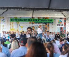 Sonho realizado: governador entrega residencial com 528 apartamentos em Guarapuava