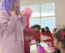 Projeto da Unicentro leva "cientistas malucos" para conversar com crianças