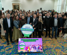 Selo Solidário: Governo do Paraná certifica empresas com práticas sociais e sustentáveis