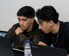 Travessia para o futuro: Talento Tech impulsiona carreira de jovens da Ilha das Peças