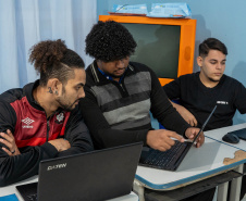 Travessia para o futuro: Talento Tech impulsiona carreira de jovens da Ilha das Peças