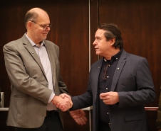 Estado faz entrega simbólica de chaves à entidade que assume a gestão do Hub GovTechs