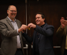 Estado faz entrega simbólica de chaves à entidade que assume a gestão do Hub GovTechs