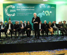Modelo reconhecido pela ONU, cooperativismo do Paraná é celebrado no Palácio Iguaçu