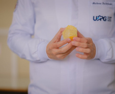 Prêmio Queijos do Paraná contou com aluno da UEPG que estuda análise sensorial no júri