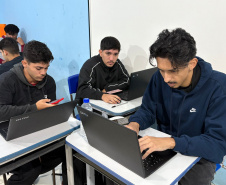 Travessia para o futuro: Talento Tech impulsiona carreira de jovens da Ilha das Peças