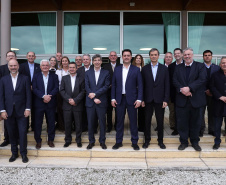 Ratinho Junior visita cooperativa e Centro de Inovação na Argentina