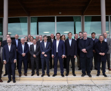 Ratinho Junior visita cooperativa e Centro de Inovação na Argentina