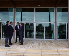 Ratinho Junior visita cooperativa e Centro de Inovação na Argentina