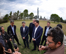 Ratinho Junior visita cooperativa e Centro de Inovação na Argentina