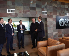Ratinho Junior visita cooperativa e Centro de Inovação na Argentina