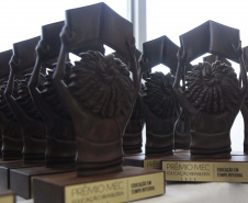 Professor de Artes Cênicas da UEM conquista o Prêmio Jabuti Acadêmico