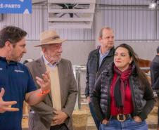  UEPG apresenta Escola de Queijo e outros projetos na Agroleite em Castro