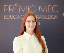 Professor de Artes Cênicas da UEM conquista o Prêmio Jabuti Acadêmico
