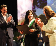 Pesquisadora Mariangela Hungria recebe a Ordem do Pinheiro, maior comenda do Paraná