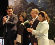 Pesquisadora Mariangela Hungria recebe a Ordem do Pinheiro, maior comenda do Paraná