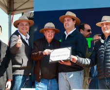 Ratinho Junior anuncia conclusão da pavimentação de Castro ao distrito do Socavão