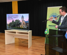 Missão da Nova Zelândia visita universidades estaduais do Paraná em busca de parcerias