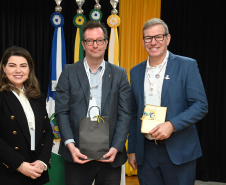 Missão da Nova Zelândia visita universidades estaduais do Paraná em busca de parcerias