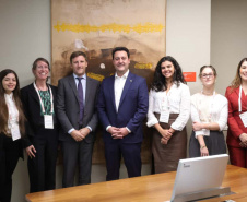 Ratinho Junior assina cooperação com a ONU-Habitat para estruturar o Paraná Hub