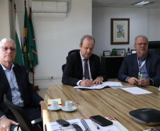 Governo firma parceria internacional para ofertar cursos de qualificação em 19 áreas