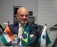 Darci Piana debate parcerias em inovação e tecnologia com novo embaixador da Índia