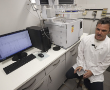 Laboratório da UEM realiza detecção de níveis de metanol em bebidas