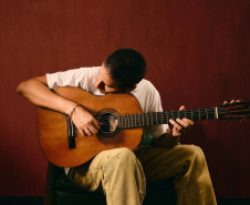 Agenda cultural da semana: comédias, dramas complexos e Rubel invadem o Guaíra