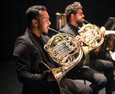 Orquestra Sinfônica do Paraná abre o Festival de Música de Maringá e encanta o público