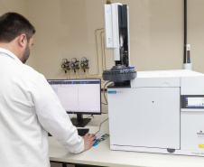 Com laboratório especializado, Tecpar aumenta análises sobre presença de metanol em bebidas