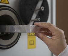 Tecpar e UFPR compartilham laboratório para estudos na área florestal e madeireira