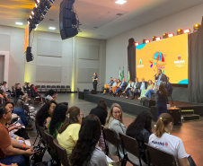 Conferência em Foz do Iguaçu: Estado apresenta ações para fortalecer a assistência social